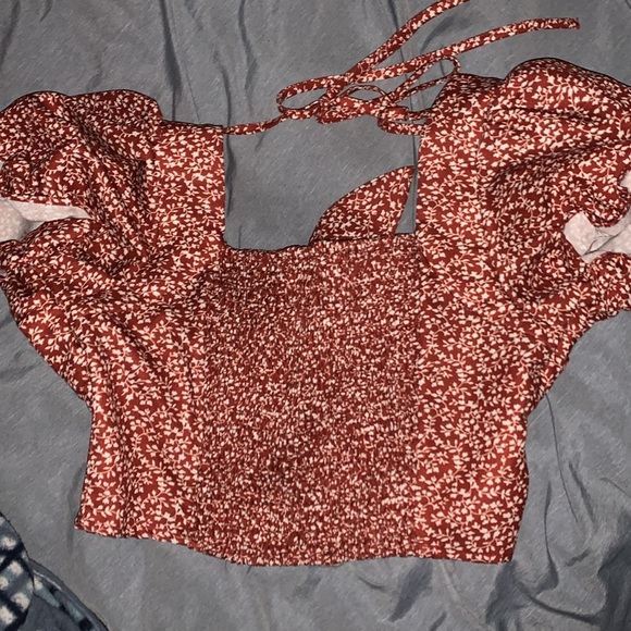 SHEIN front tie floral red top with puffed sleeves - Picture 2 of 2